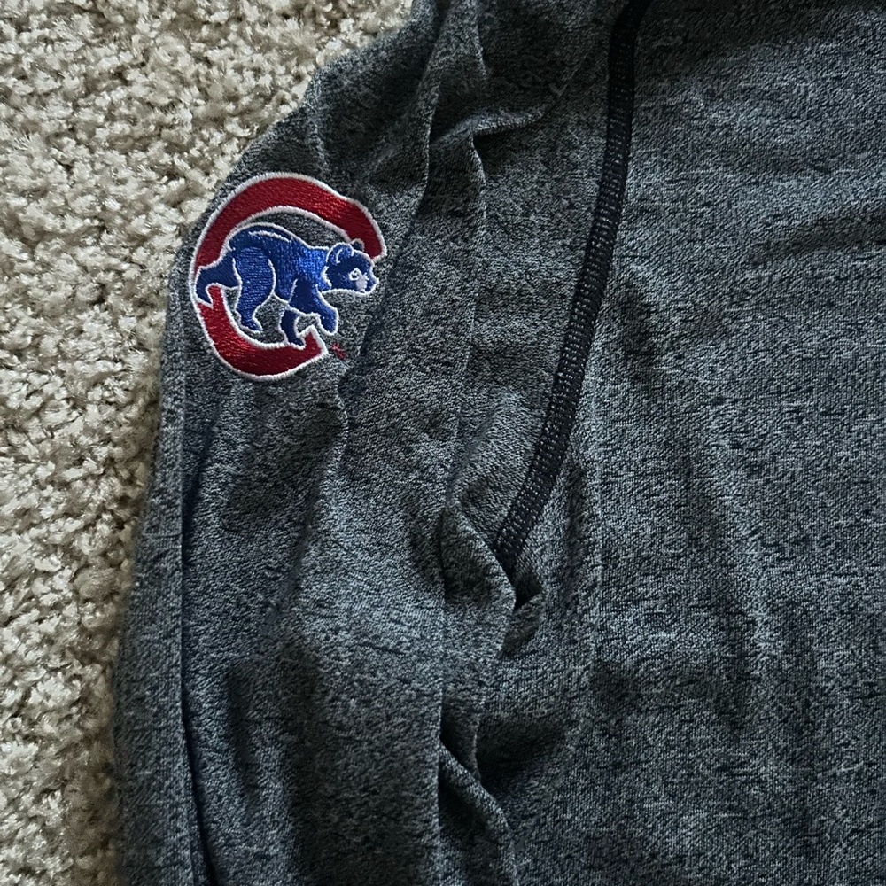 Grey Under Armour Pullover Quarter Zip W/ Chicago Cubs Patch on Sleeve Men’s L - Picture 4 of 7